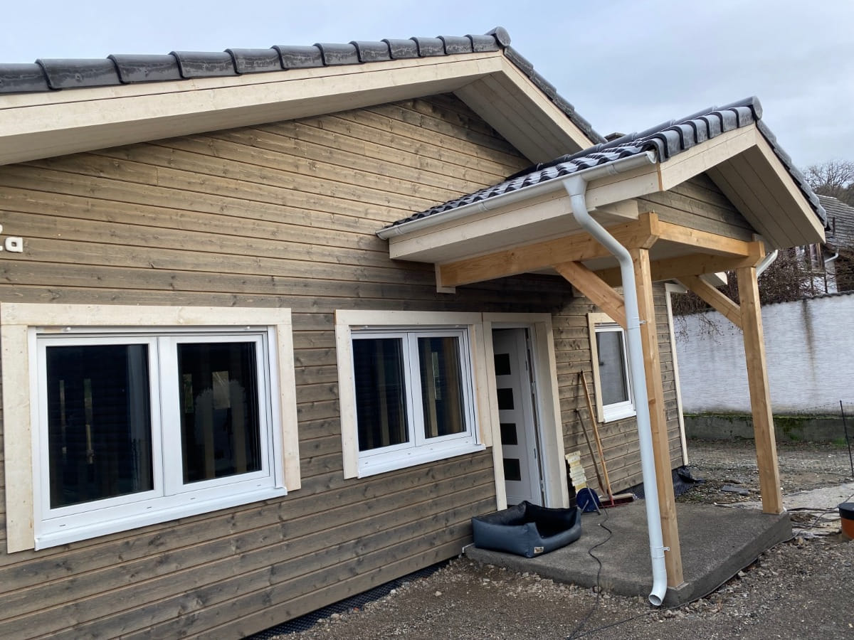 Immobilie in Biebertal - MFImmobilien.com - Neubau-Bungalow im Stil eines Ferienhauses in Biebertal OT - Bild 0