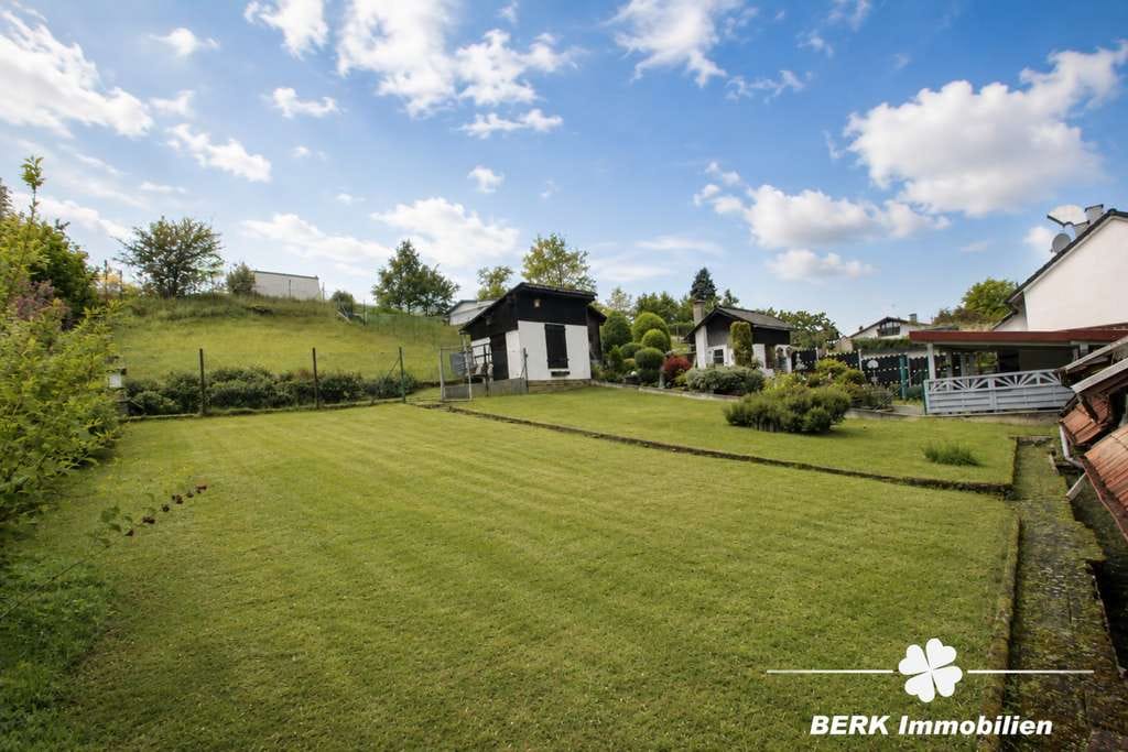 Immobilie in Weibersbrunn - BERK Immobilien - Wohnen und Ausbauen auf einem großzügigen Grundstück mit ca. 1.283 m² - Bild 0