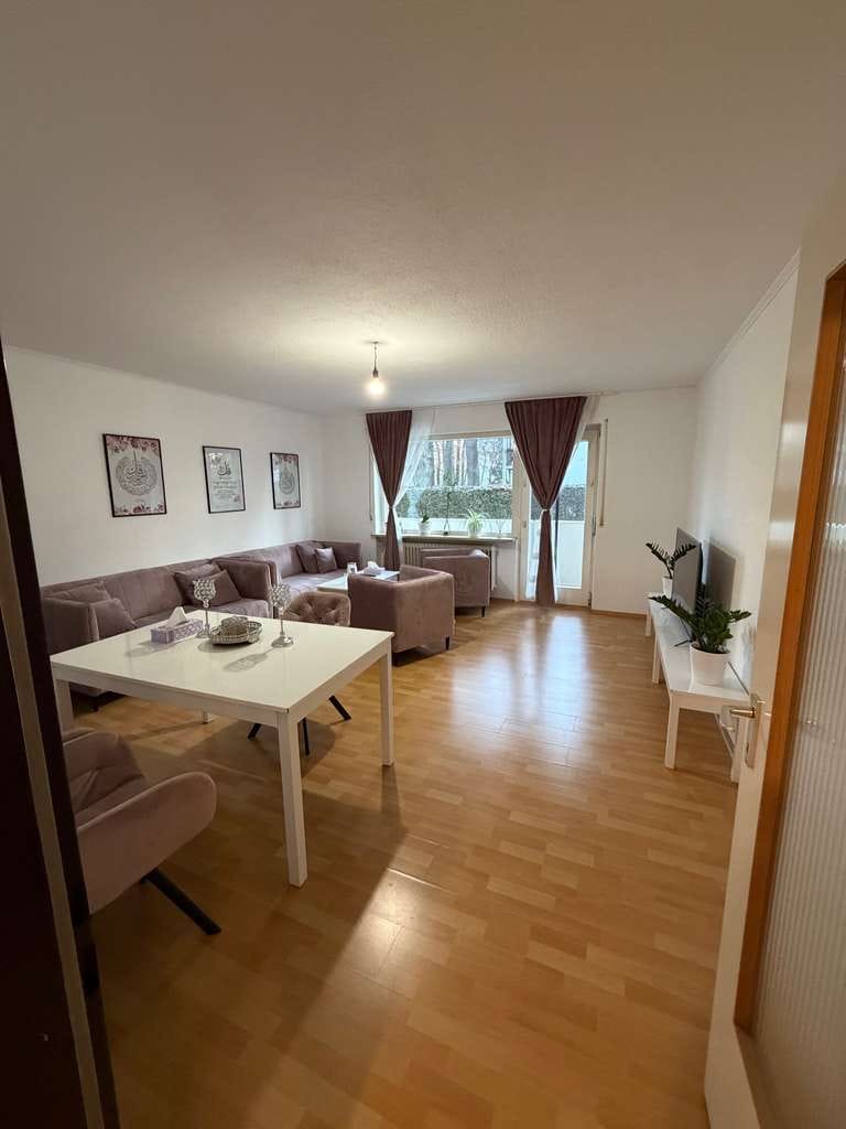 Immobilie in Eichenau - 2-Zimmer Hochparterre Wohnung - Südwestbalkon - in absolut ruhiger Lage - für Kapitalanleger - Bild 0