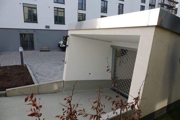 Immobilie in Bad Windsheim - Altersgerechte 2-Zimmer-Wohnung mit Gartenanteil und Tiefgaragenstellplatz - Bild 2