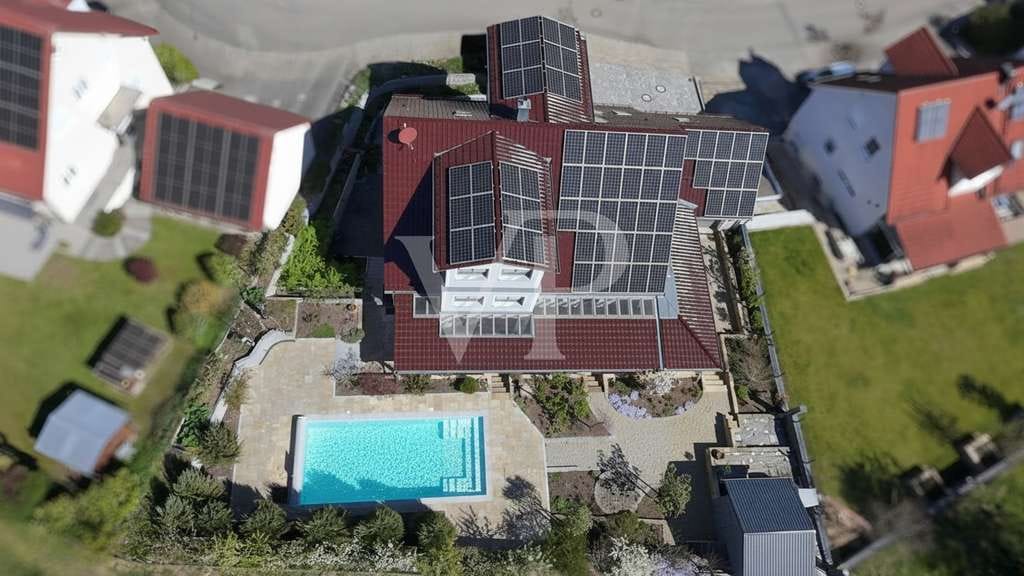 Immobilie in Wolnzach - Familienfreundliches Raumwunder mit Pool, Naturgarten und Wohlfühlambiente - Bild 3