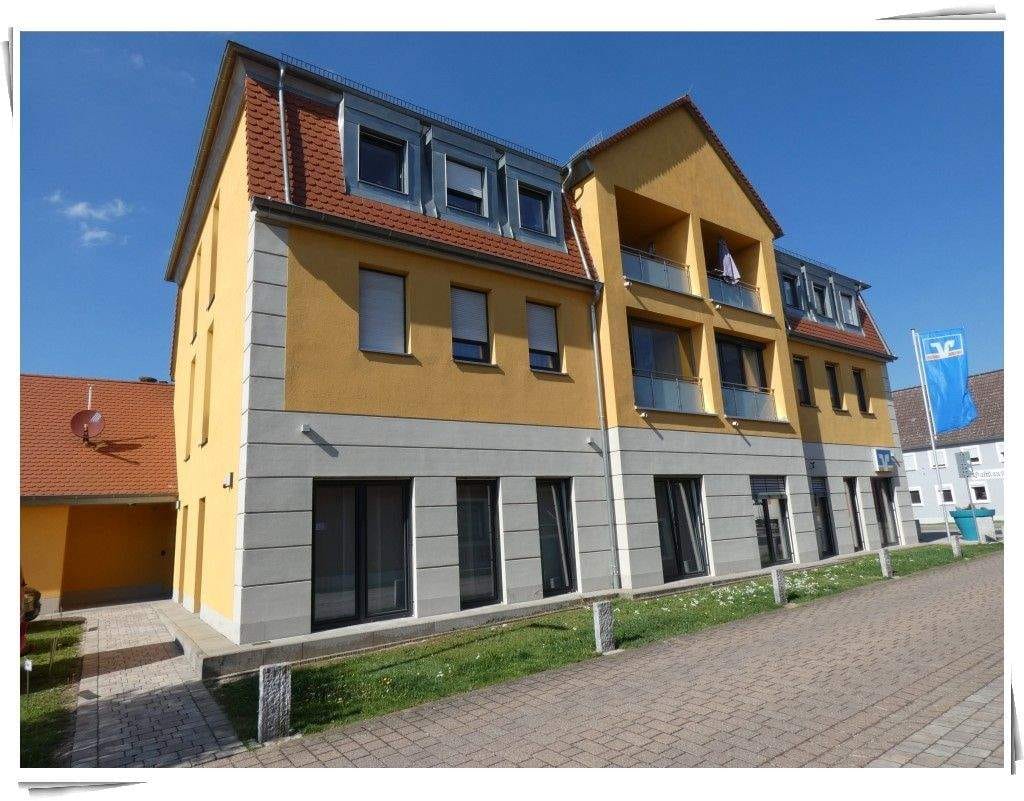 Immobilie in Schopfloch - Topp ausgestattete 3-Zimmer-Eigentumswohnung mit Einbauküche, Balkon und Garage - Bild 0