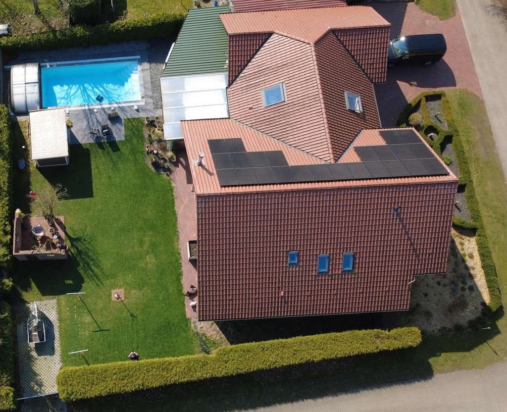 Immobilie in Dersum - *von Privat* freistehendes EFH mit PV-Anlage, beheiztem Profi-Pool & Außensauna - Bild 3