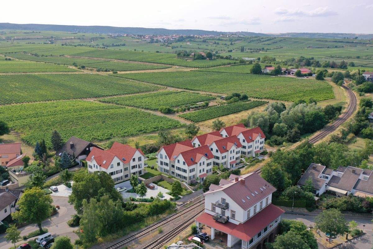 Immobilie in Erpolzheim - 3-ZIMMER-WOHNUNG MIT TERRASSE UND GARTEN IM GRÜNEN - Bild 4