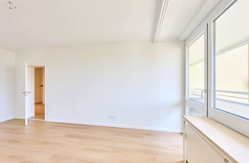 Immobilie in Planegg - Modernisierte 3-Zimmer-Wohnung mit separatem WC und Einbauküche - Bild 3