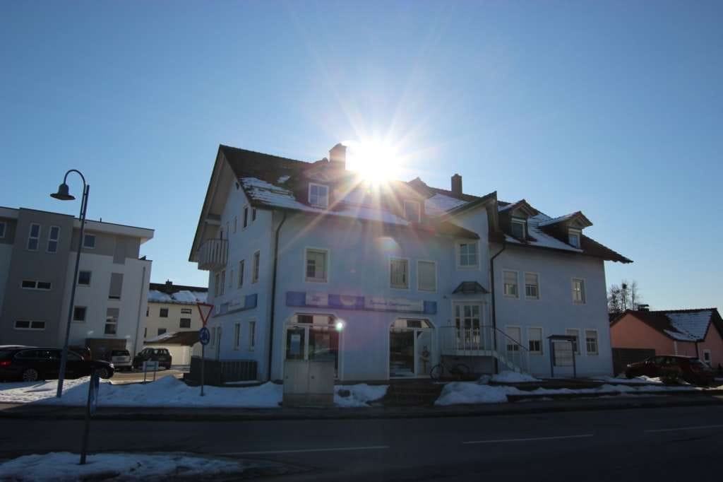 Immobilie in Simbach - Schöne 3-Zimmer Eigentumswohnung mit Stellplatz - 765 - Bild 2