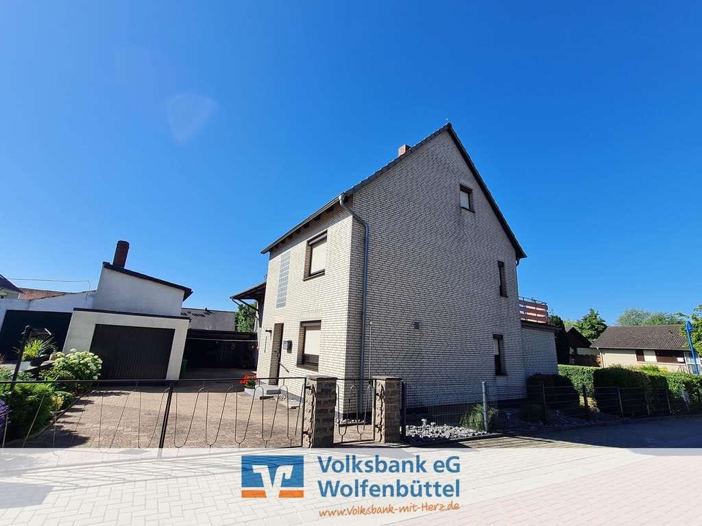Immobilie in Lengede - Einfamilienhaus mit Charme und Potenzial! - Bild 0