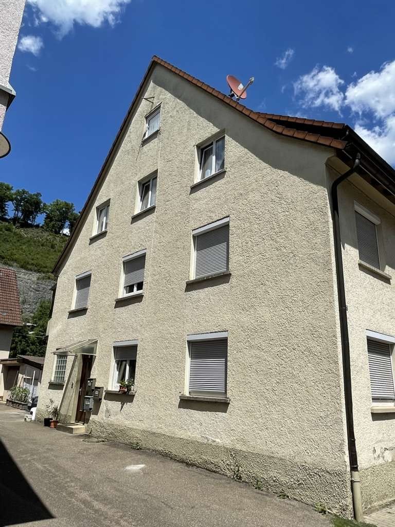 Immobilie in Sulz am Neckar - Kapitalanleger aufgepasst: Mehrfamilienhaus mit drei vermieteten Wohneinheiten in Sulz a.N. - Bild 0
