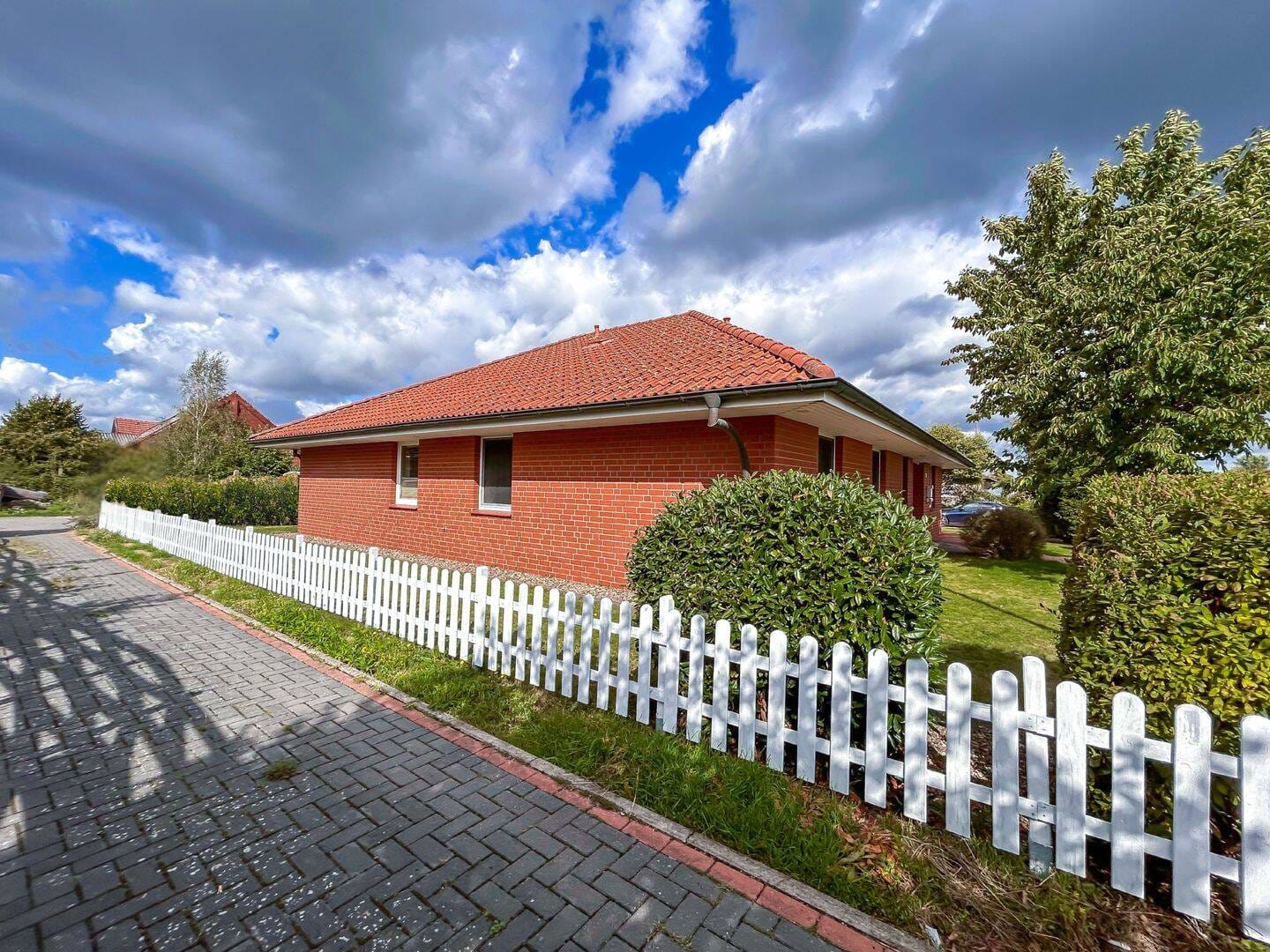 Immobilie in Leese - Leben wie im Urlaub – Bungalow-Traum mit 142 m² zwischen Weser und Steinhuder Meer! - Bild 1
