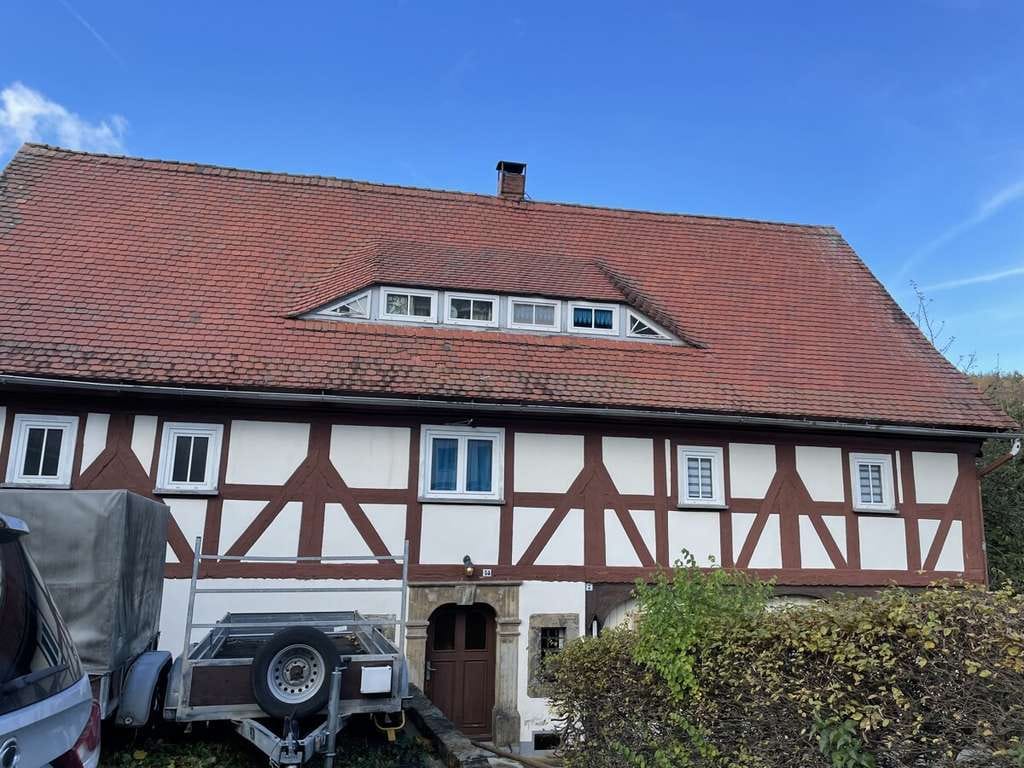 Immobilie in Jonsdorf - Denkmalgeschütztes Mehrfamilienhaus mit Scheune im Kurort Jonsdorf - Bild 2
