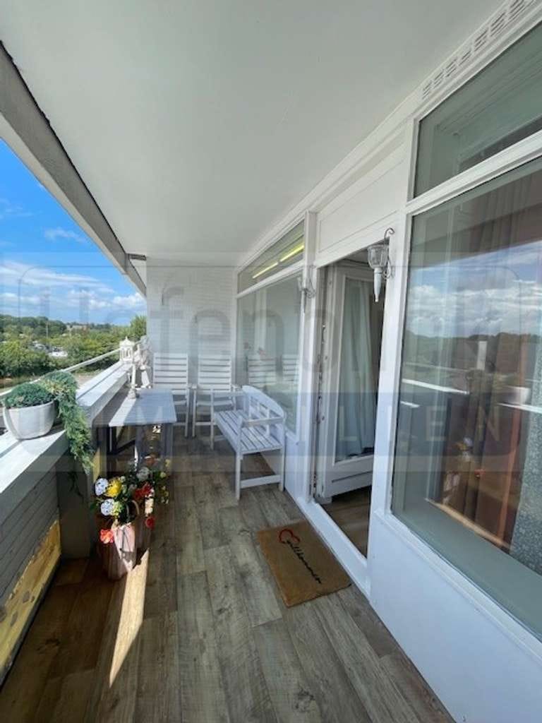Immobilie in Sierksdorf - Ostseedomizil mit seitlichem Meerblick-modernisierte 2,5 Zi Wohnung - Bild 4