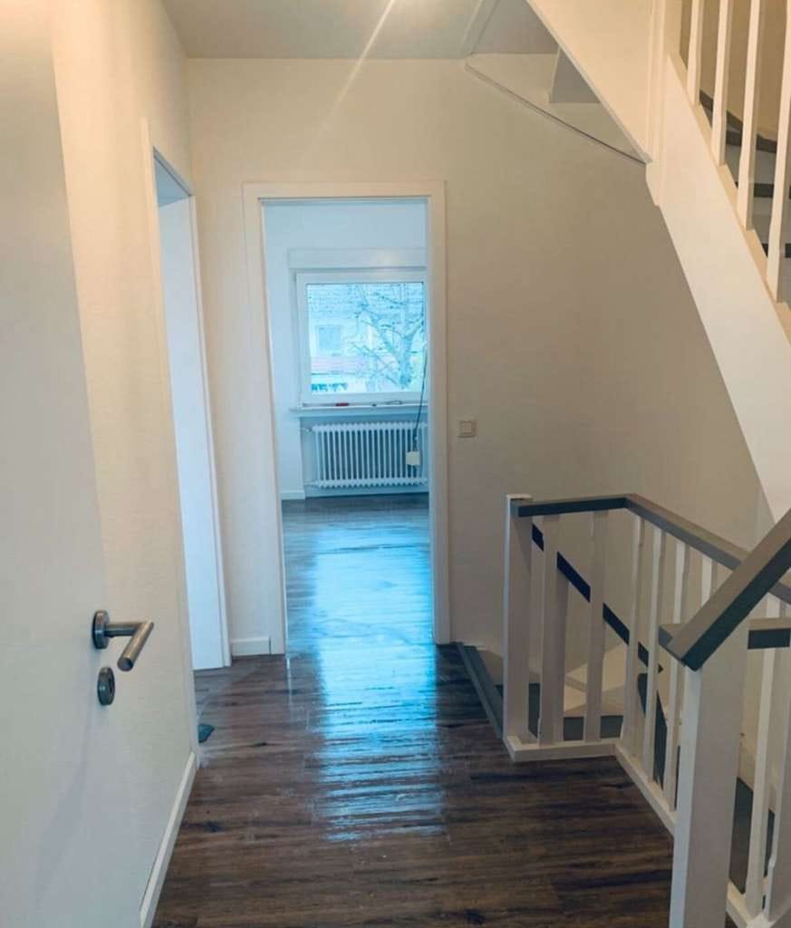 Immobilie in Niederkassel - Großzügiges Reihenhaus mit viel Platz und Entwicklungspotenzial – Bezugsfrei ab 01.06.2026 - Bild 2