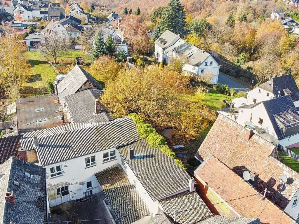 Immobilie in Hillscheid - Investoren aufgepasst! 6 attraktive Grundstücke mit Entwicklungspotenzial in Hillscheid - Bild 0