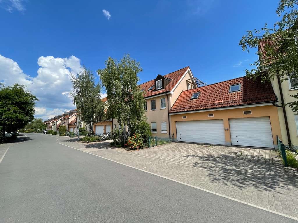 Immobilie in Leegebruch - vermietete 3-Zi. OG-Wohnung mit Balkon und Garagenstellplatz - Bild 0