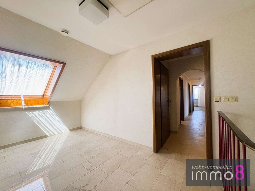 Immobilie in Meitingen - Über den Dächern von Meitingen - 3-Zimmer-Dachgeschosswohnung mit großer Loggia und Weitblick! - Bild 1