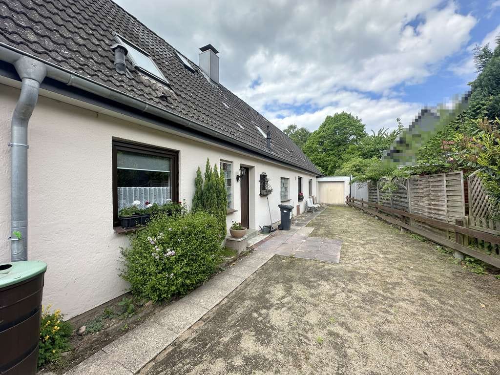 Immobilie in Bargteheide - großes Wohnhaus mit 2 Einheiten auf einem 823m² großen Grundstück * ruhige Sackgassenlage * - Bild 1