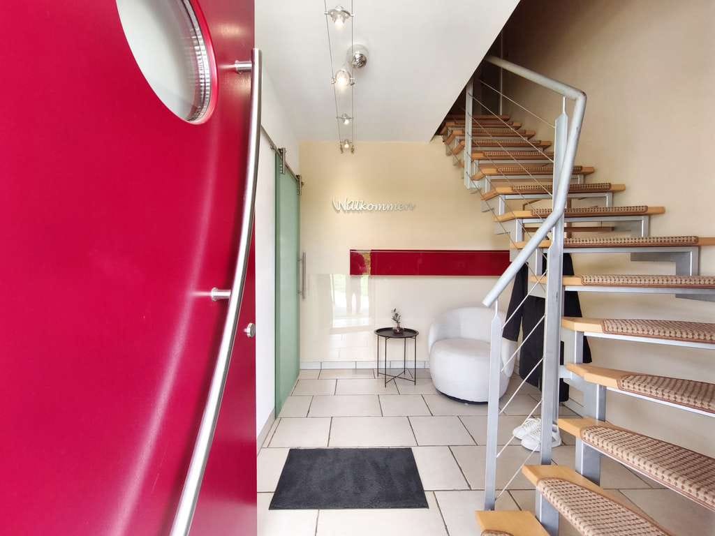 Immobilie in Thomm - Ganzes Haus oder Wohneinheit? Wohnen, Wohlfühlen, Leben - mit eigenem großen Garten - Bild 1