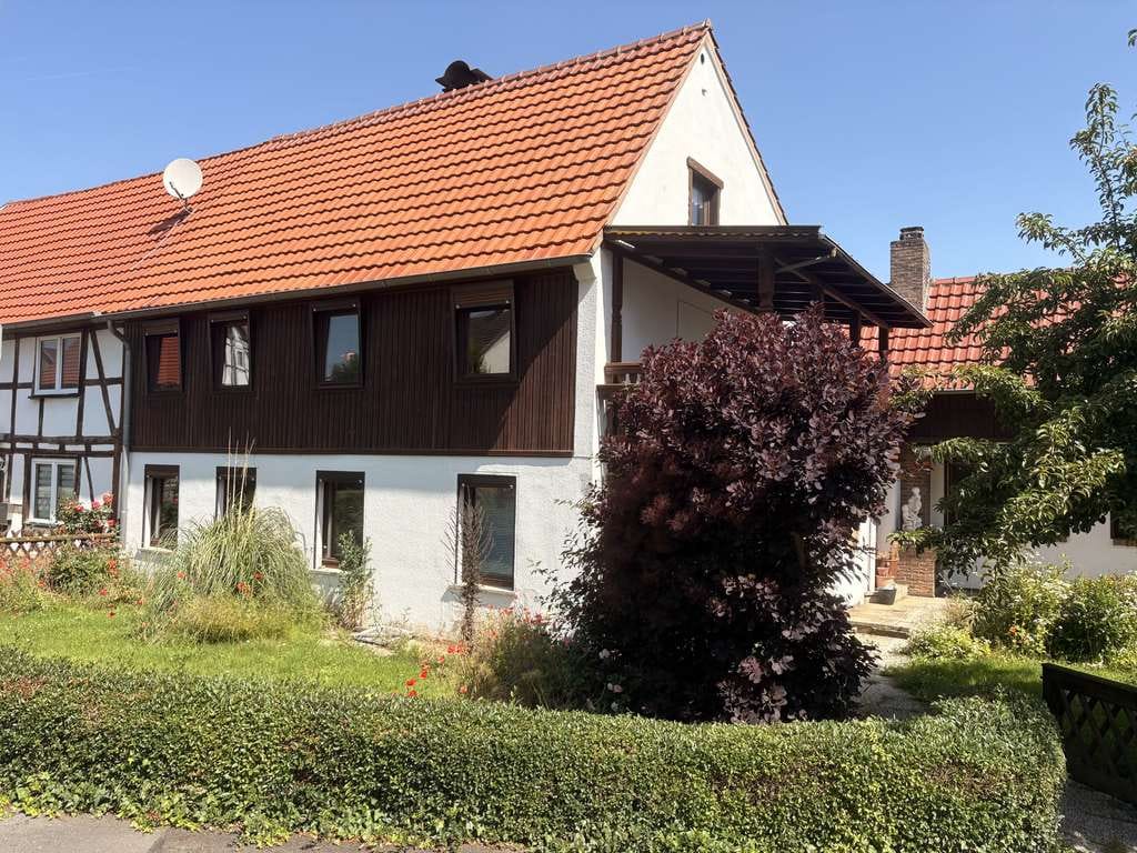 Immobilie in Breuna - WOHNTRAUM AUF DEM LAND Großzügiges Einfamilienhaus mit vielseitigem Potenzial - Bild 1