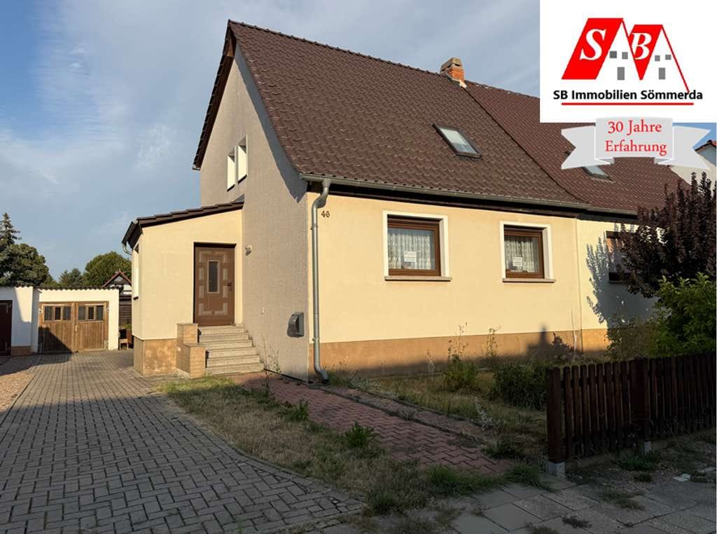 Immobilie in Kölleda - Doppelhaushälfte mit Garage und einem ausreichend großen  Gartengrundstück  in Kölleda zu verkaufen! - Bild 0
