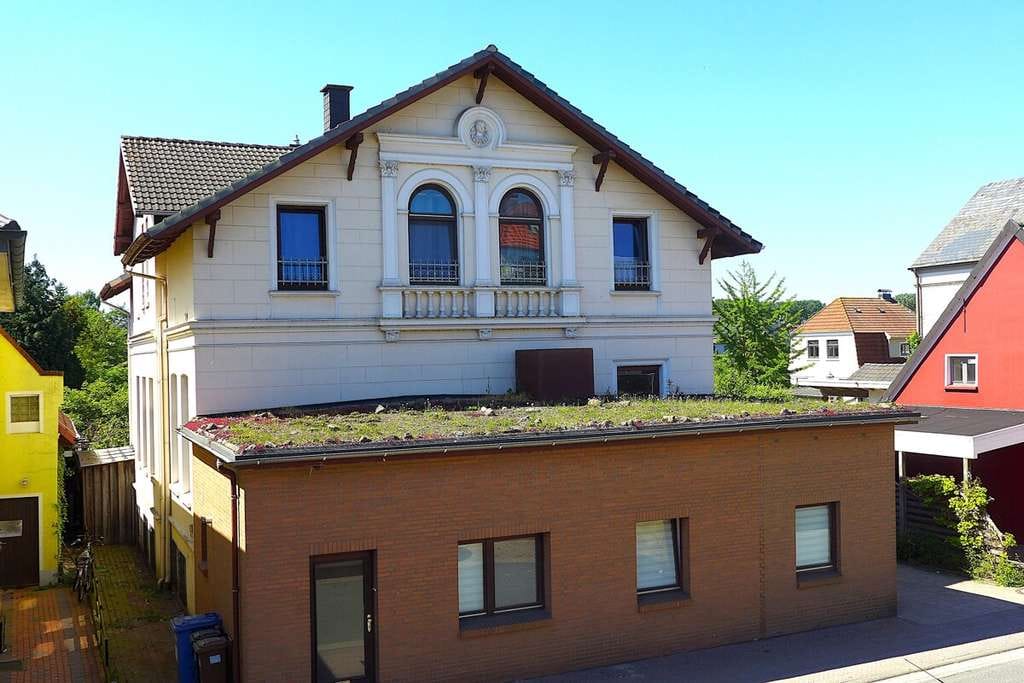 Immobilie in Elsfleth - Großzügiges Kapitänshaus in guter und zentraler Lage am Huntedeich - Bild 1