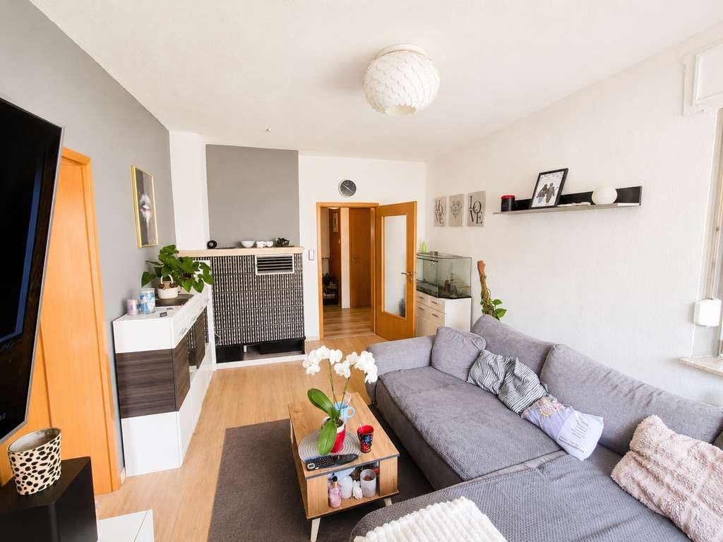 Immobilie in Hergisdorf - Charmantes Einfamilienhaus mit idyllischem Garten und Teich in Hergisdorf - Bild 2