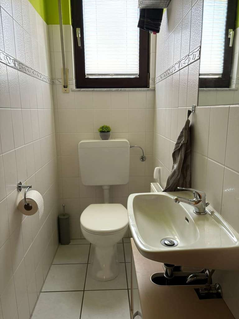 Immobilie in Neuenbürg - Familienfreundliches Mehrfamilienhaus mit Gartenidylle -  Ihr neues Zuhause wartet! - Bild 3