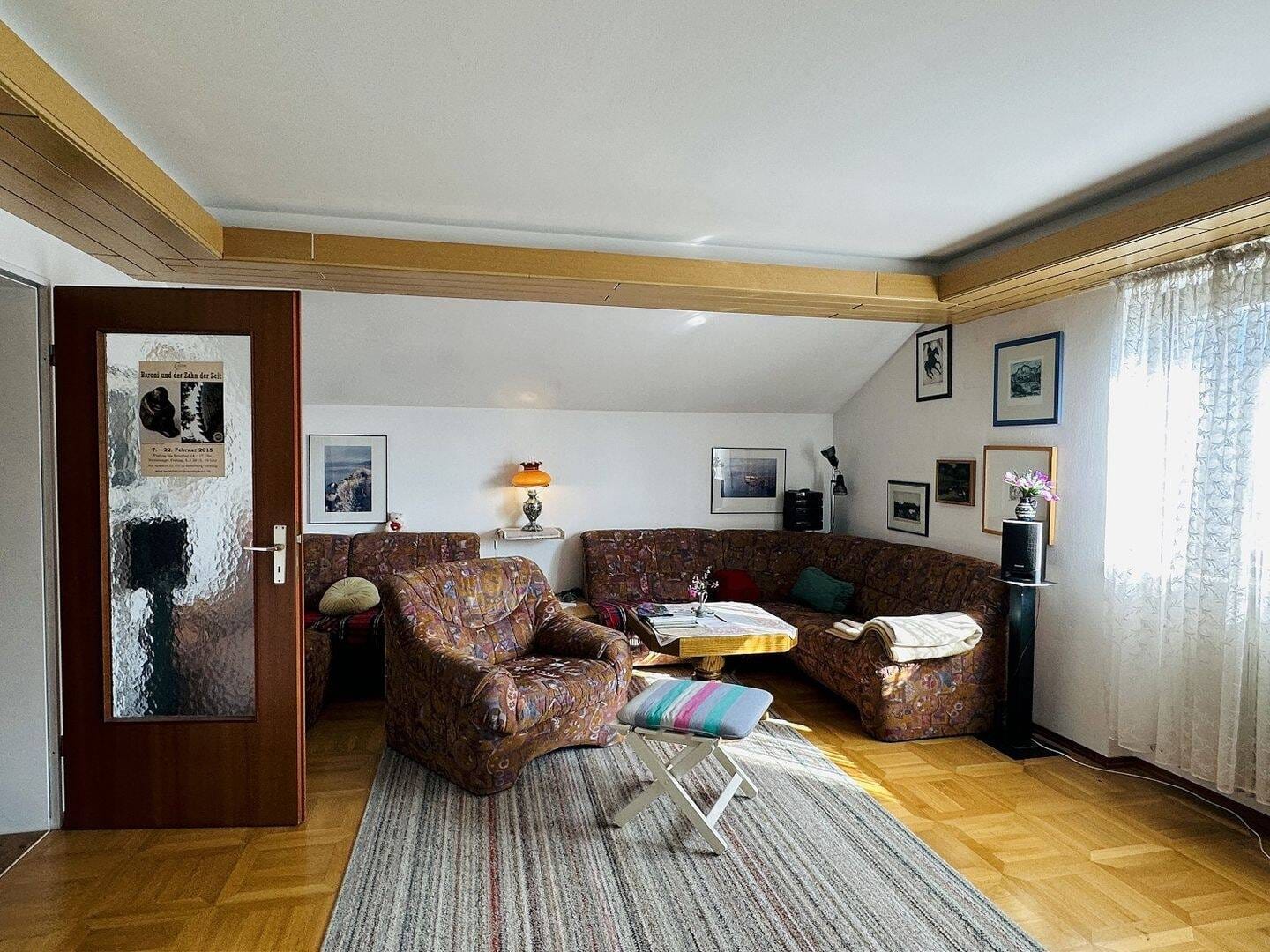 Immobilie in Neubeuern - Dachgeschosswohnung mit Südbalkon - Großzügig wohnen in Neubeuern - Bild 1