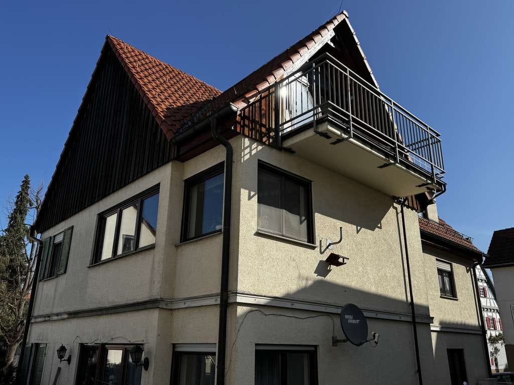 Immobilie in Ostfildern - Mehrgenerationenhaus mit 2 Wohneinheiten, Hobbyraum, Keller und 2 KFZ-Außenstellplätzen - Bild 2