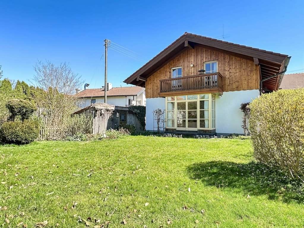Immobilie in Tuntenhausen - Gepflegtes Einfamilienhaus mit wohnlicher Ausstrahlung und funktionalem Grundriss - Bild 0