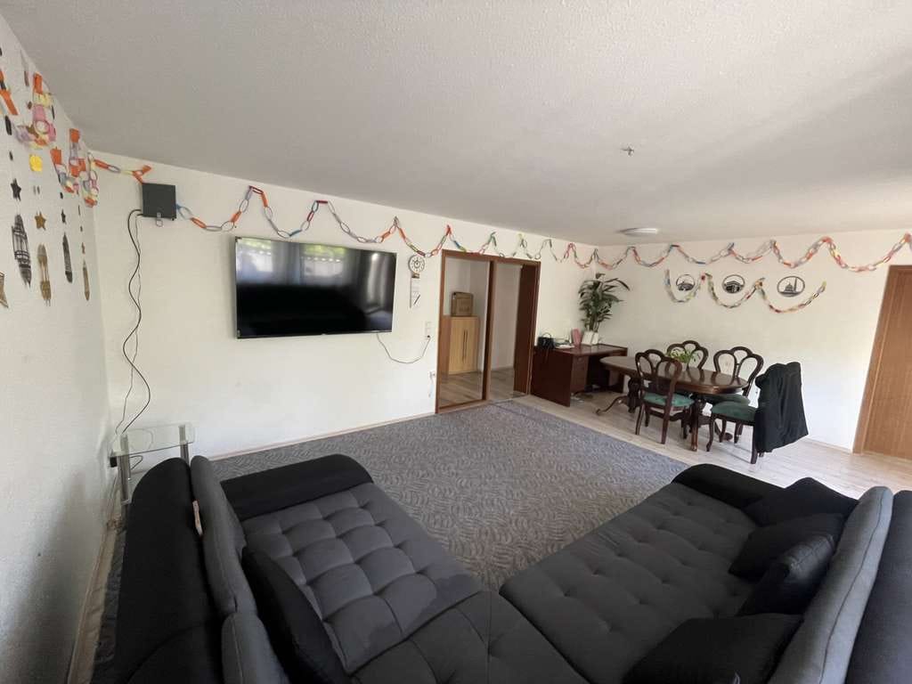 Immobilie in Ehingen (Donau) - Helle Erdgeschosswohnung mit Balkon, Spielplatz & Tiefgarage - Bild 2