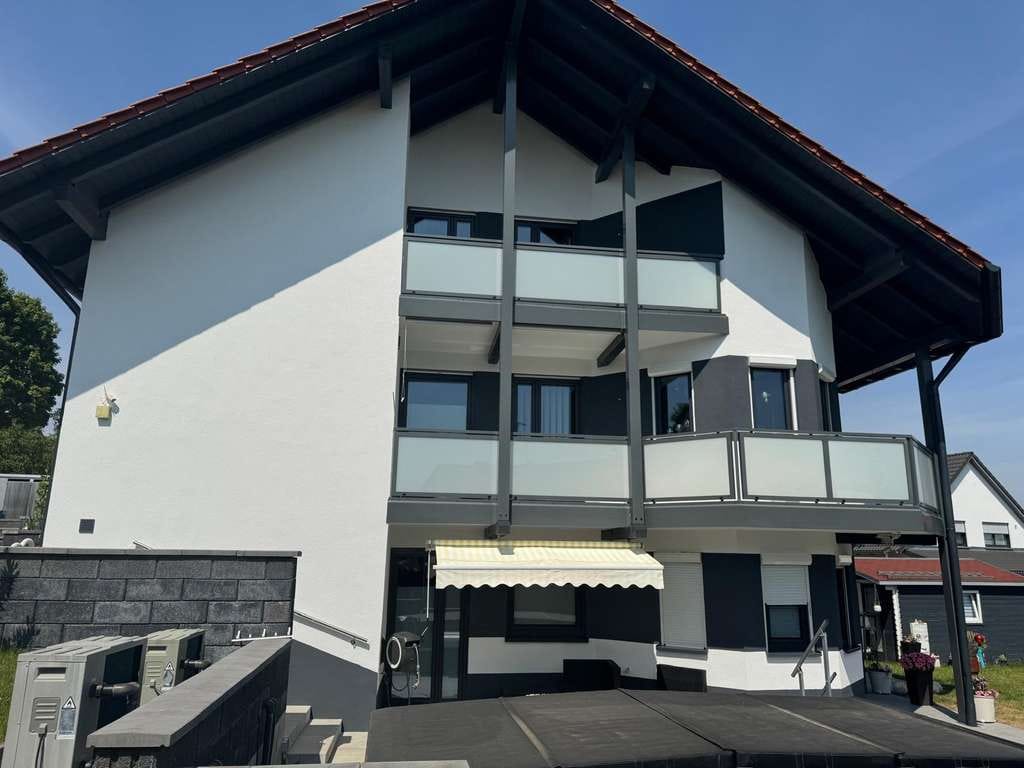 Immobilie in Obergriesbach - Luxuriöses Einfamilienhaus in bester Lage mit Einliegerwohnung - Bild 1