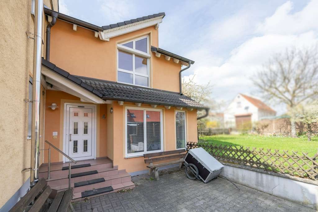 Immobilie in Oberhaid - Attraktives Dreiparteienhaus mit großzügigem Grundstück in Oberhaid - Bild 1