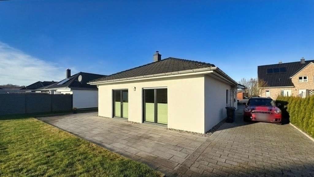 Immobilie in Bad Kleinen - Bieterverfahren für Winkelbungalow - Bild 1