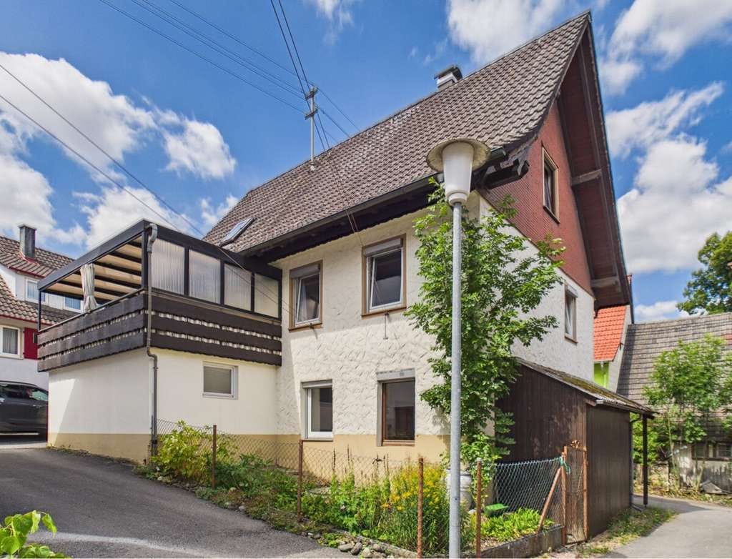 Immobilie in Dornhan - Willkommen in Ihrem neuen Zuhause in der Stadtmitte von Dornhan. - Bild 2