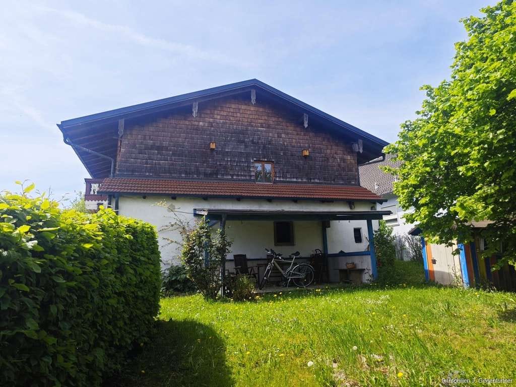 Immobilie in Osterhofen - Ehemaliges Bauernhaus in Osterhofen-Altenmarkt- sehr gepflegt- renoviert - Bild 2