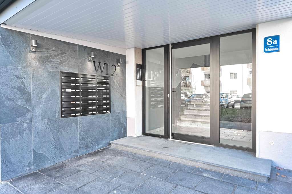 Immobilie in Oberschleißheim - **PROVISIONSFREI** Vermietete 2-ZKB inkl. Südloggia, Fernwärme, moderner Aufzug, etc - Bild 3
