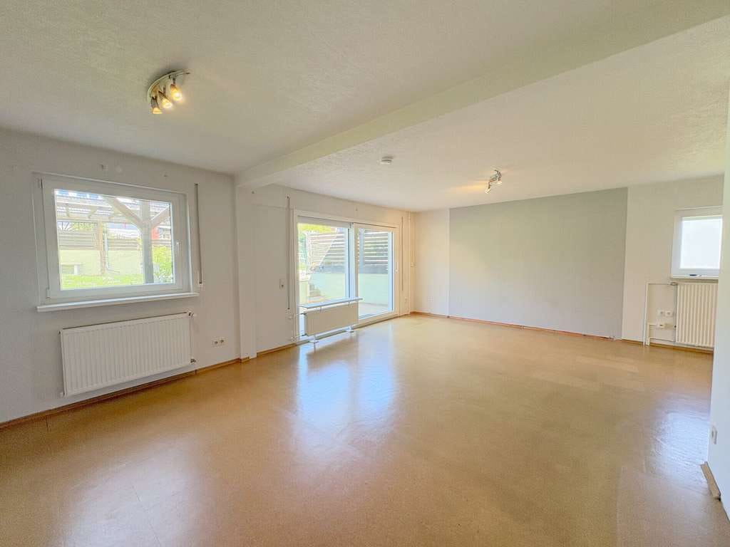 Immobilie in Stadtallendorf - Haus-im-Haus-Gefühl: Großzügige Eigentumswohnung mit Garten, Balkon und Garage in Stadtallendorf - Bild 3