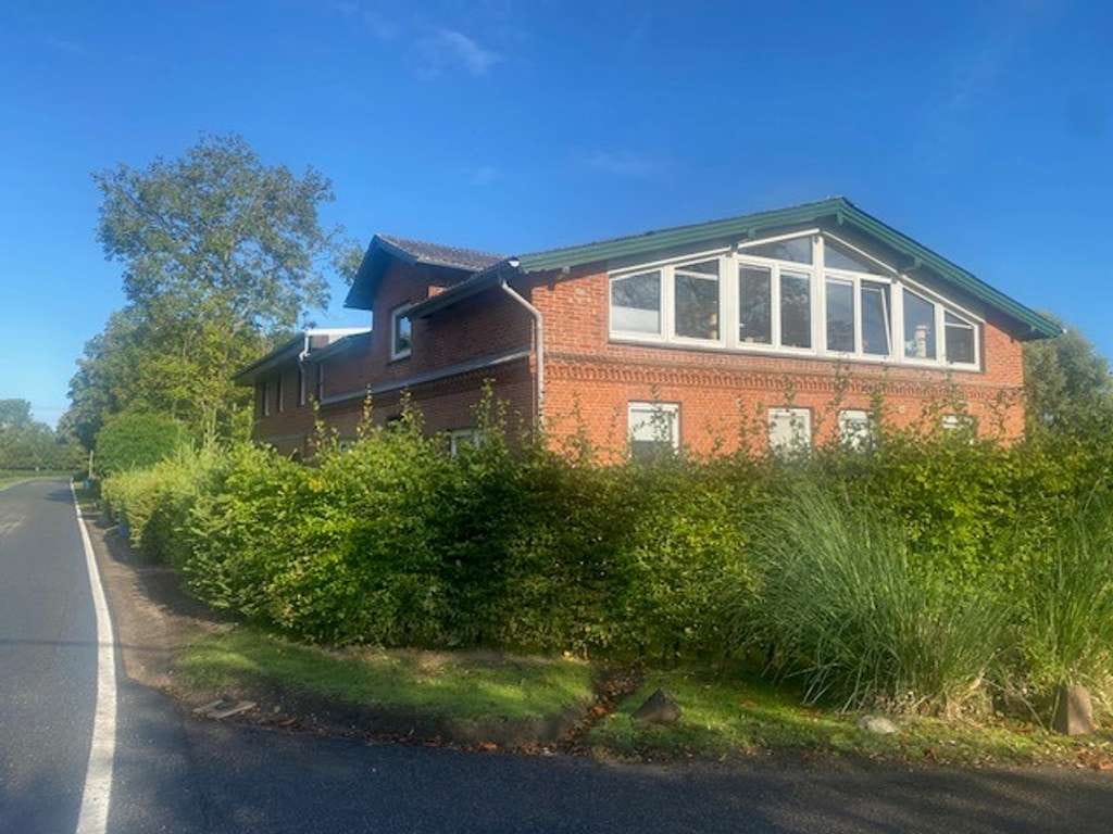 Immobilie in Strübbel - Charmante DG-Wohnung bei St. Peter-Ording, Balkon und Stellplatz inklusive – OTTO STÖBEN GmbH - Bild 1