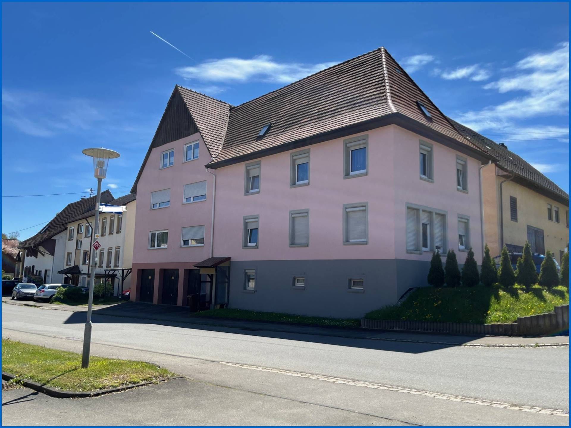 Immobilie in Tengen - Optimales Mehrfamilienhaus mit 6 Einheiten und sehr guter Rendite, vieles Modernisiert ! - Bild 0