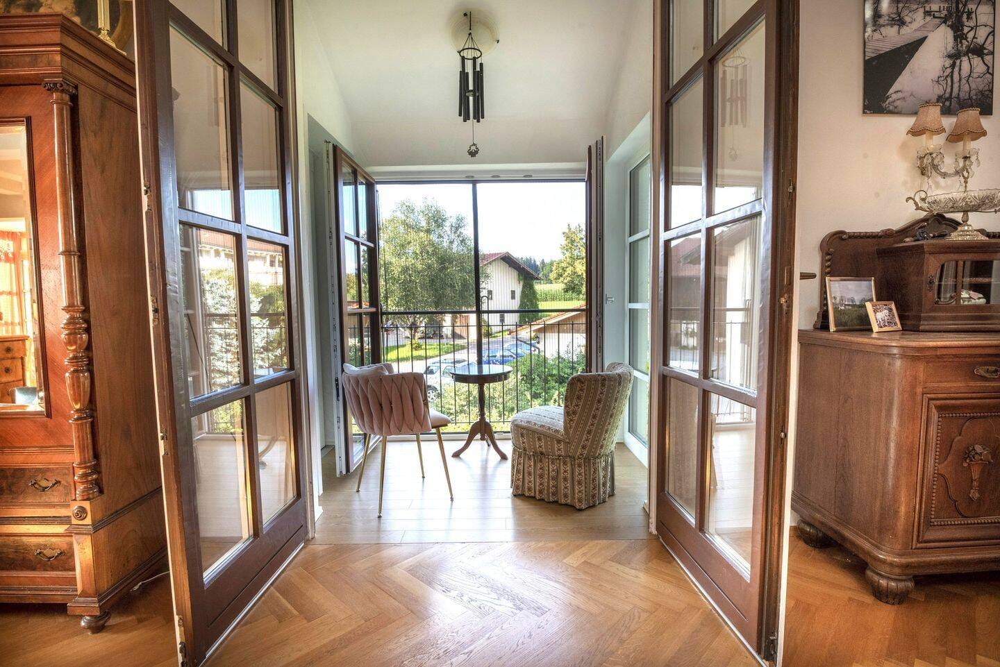 Immobilie in Pittenhart -  Großzügige Architektenwohnung - Haus im Haus - Bild 2
