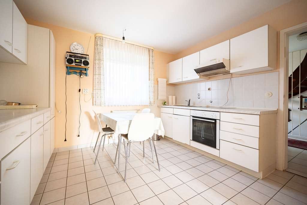 Immobilie in Leingarten - Familienfreundliches Reiheneckhaus mit Potenzial und großem Garten - Bild 4