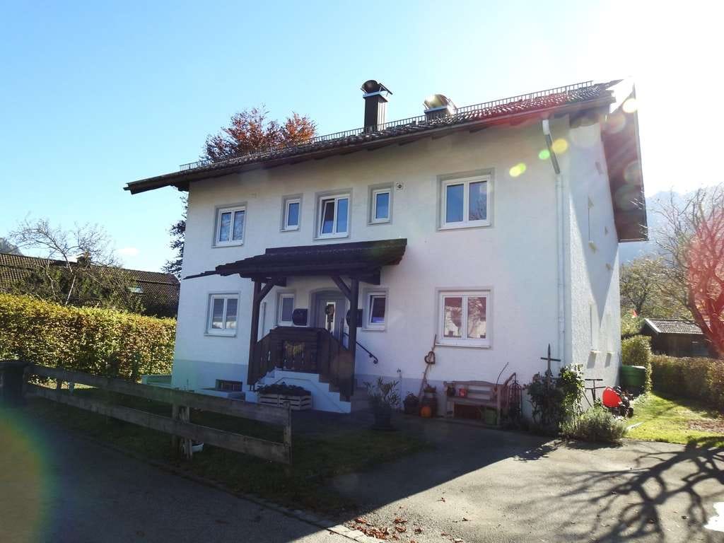 Immobilie in Pfronten - PROVISIONSFREI! Freistehendes, vermietetes Zweifamilienhaus mit PV-Anlage - Bild 1