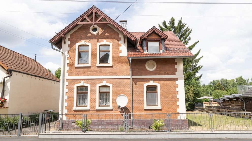 Immobilie in Saalfeld/Saale - Charmantes Ein- oder Zweifamilienhaus in Klinkerbauweise in Saalfeld - Bild 3