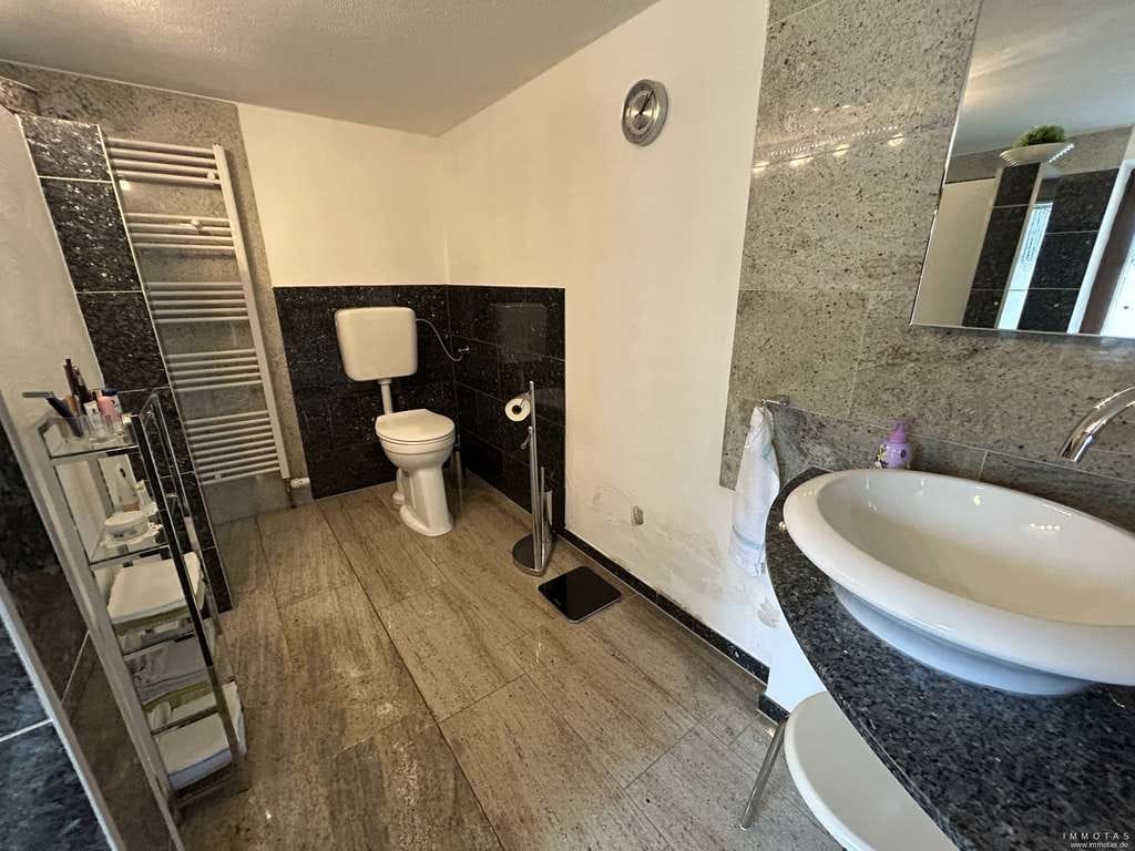 Immobilie in Überherrn - Reihenmittelhaus mit drei Stellplätzen - hervorragende Energiewerte - Bild 4