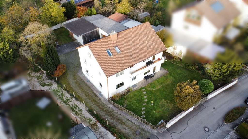 Immobilie in Klosterlechfeld - Zwei-Dreifamilienhaus mit großem Grund in super Lage! - Bild 2