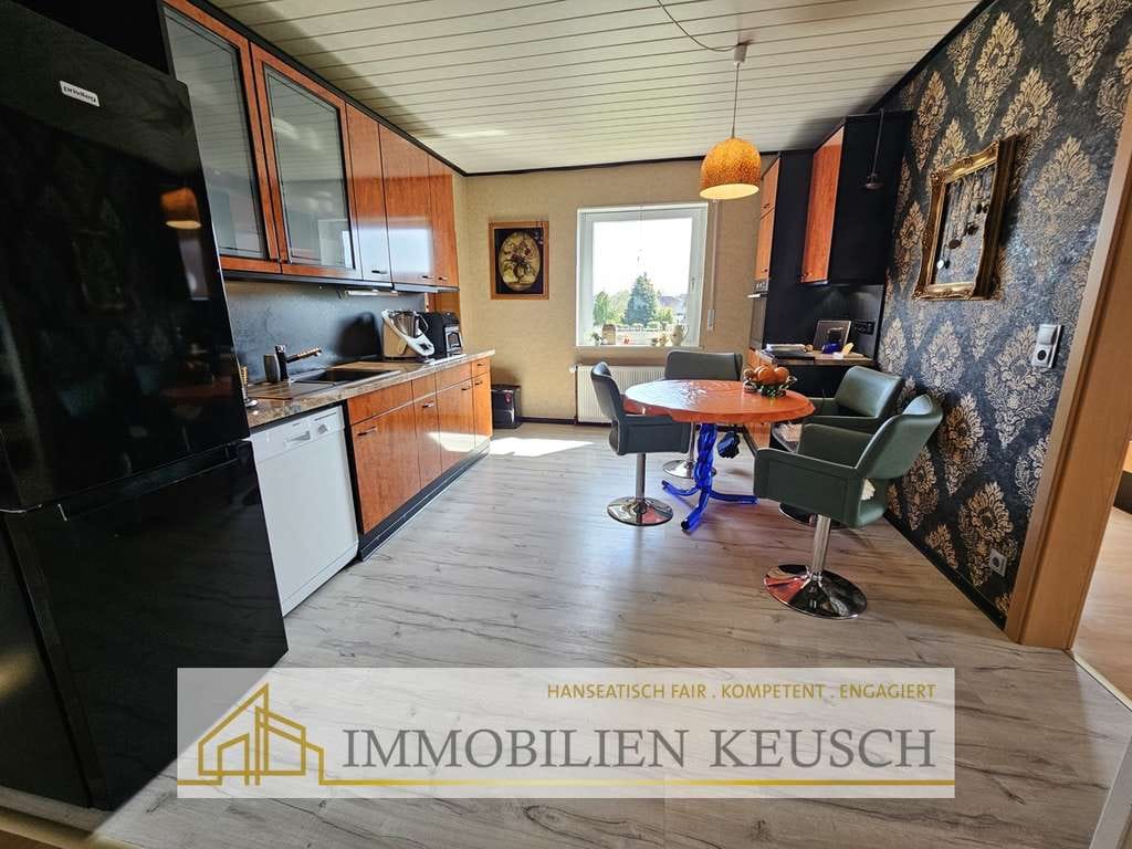 Immobilie in Langwedel - 1-2 Fam.-Haus mit viel Platz über drei Etagen, Sonnenterrasse & Balkon, div. Garagen & Werkstatt - Bild 2