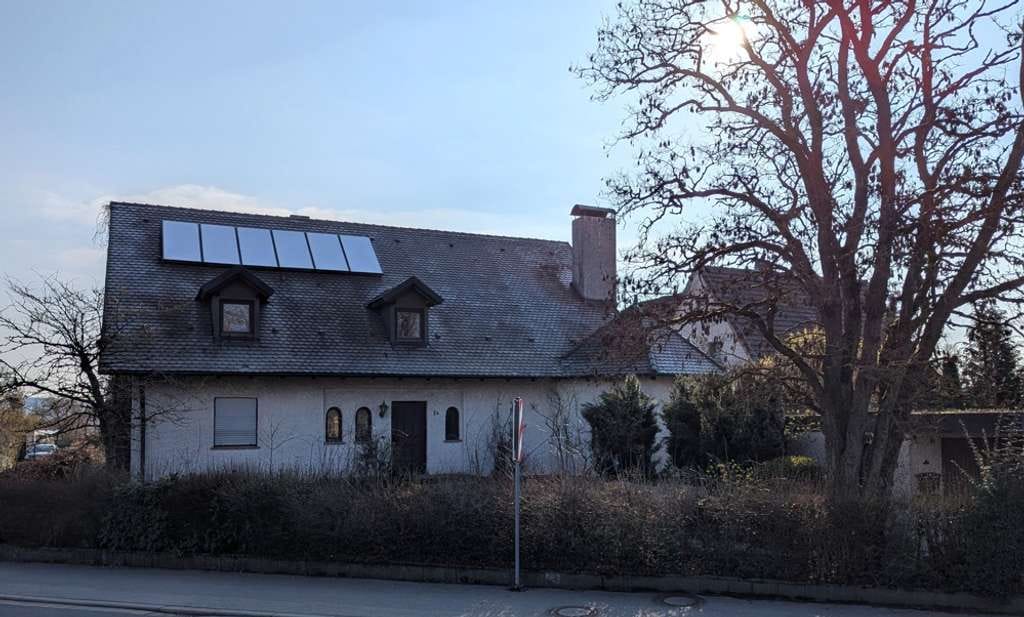 Immobilie in Baunach - Großzügiges Zweifamilienhaus mit ca. 1.720 m² Grundstück und viel Potenzial - Bild 1