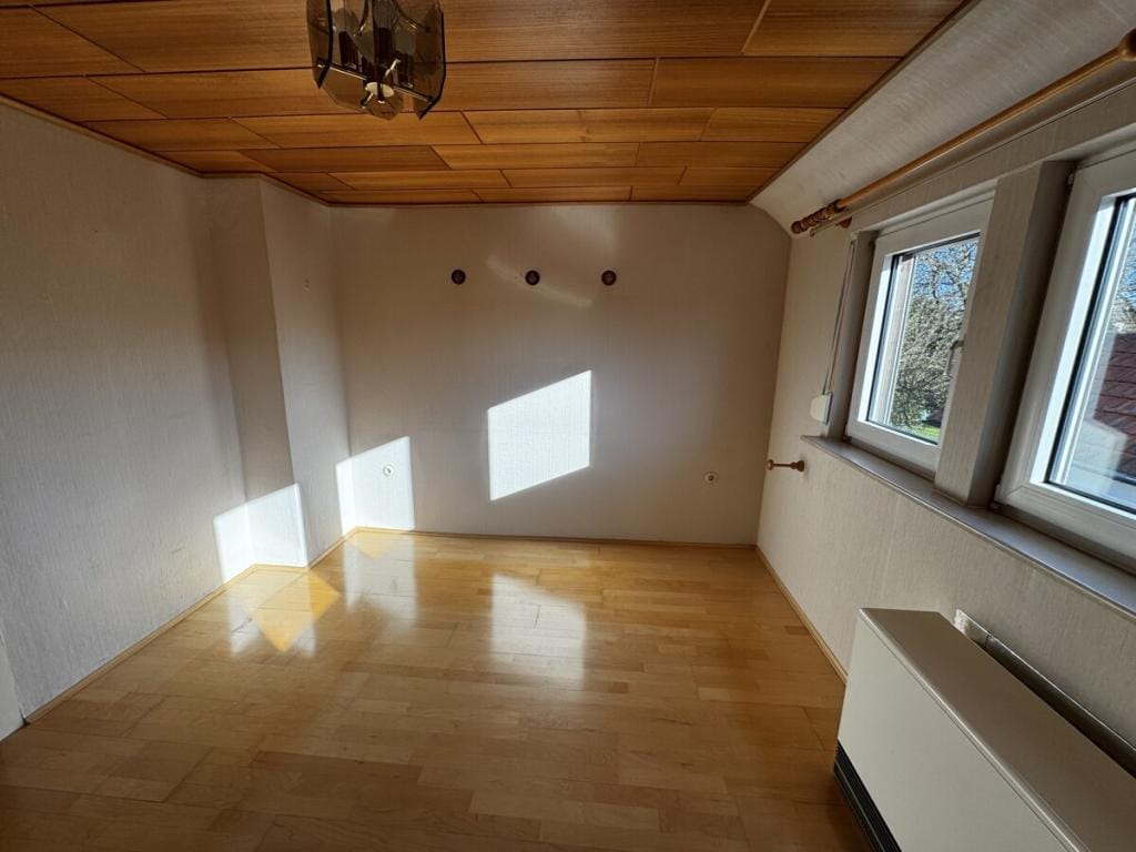 Immobilie in Immenhausen - Viel Platz für Ihre Familie! Einfamilienhaus mit großem Grundstück in Immenhausen - Bild 1