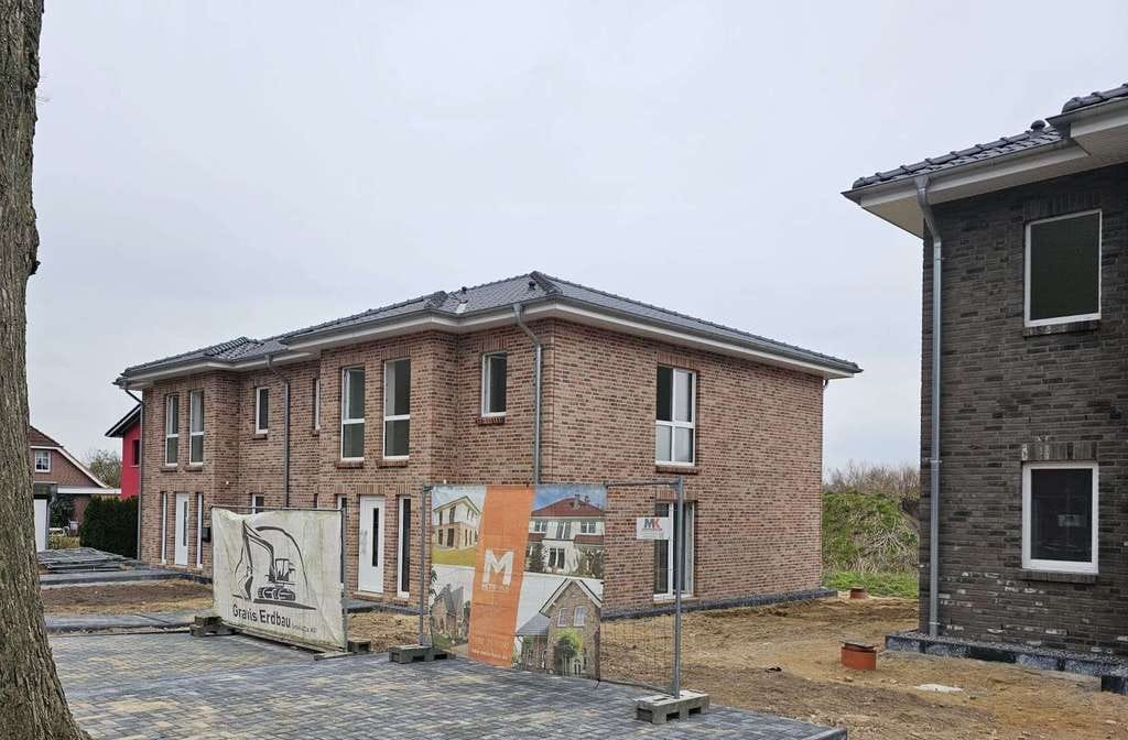 Immobilie in Rohlstorf - Traumhaftes DHH in Warder inkl. PV Anlage - A+ - Erstbezug! - Bild 0