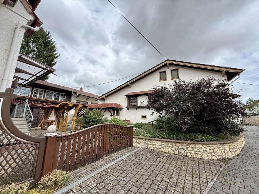Immobilie in Westhofen - Bungalow mit umfangreichen Nutzungsmöglichkeiten in ruhiger Lage&komplett ausgestatteter Schreinerei - Bild 2